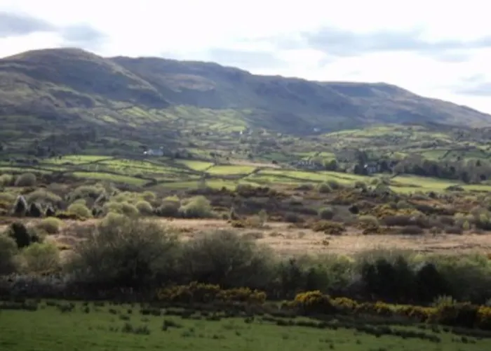 Clonbur House - Two Bedroom Village * Galway