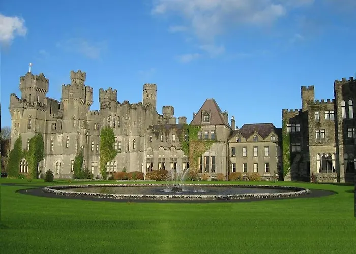Clonbur House - Two Bedroom Village * Galway
