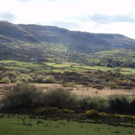 Clonbur House - Two Bedroom Village * Galway